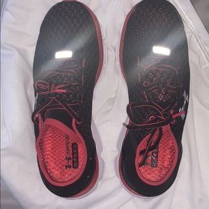 Under Amour Tennis Shoes (Sneakers)